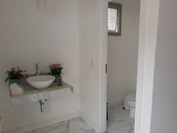 Ótima casa em perfeitas condições e excelente localização, sob medida para seu conforto e para ser o lar de seus sonhos