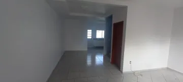 Casa Aconchegante com 3 Dormitórios, 2 Garagens e Localização Valorizada no Jardim Centenário, São Carlos/SP