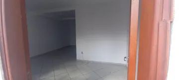 Casa Aconchegante com 3 Dormitórios, 2 Garagens e Localização Valorizada no Jardim Centenário, São Carlos/SP