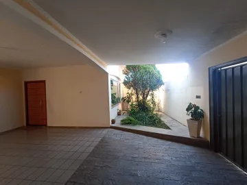 Alugar Casa / Padrão em São Carlos. apenas R$ 890.000,00