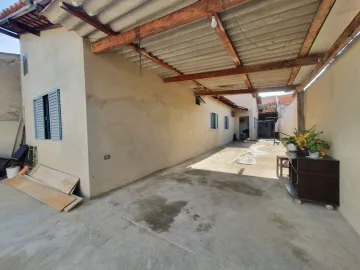 Alugar Casa / Padrão em Araraquara. apenas R$ 1.200,00