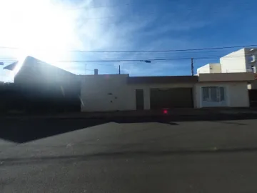 Alugar Casa / Padrão em São Carlos. apenas R$ 5.200,00