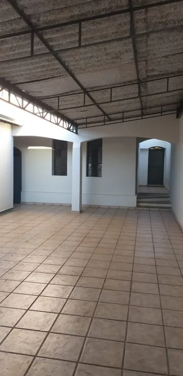 Alugar Casa / Padrão em São Carlos. apenas R$ 2.500,00