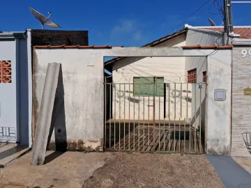 Alugar Casa / Padrão em Araraquara. apenas R$ 110.000,00