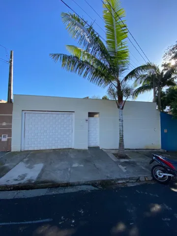 Alugar Casa / Padrão em São Carlos. apenas R$ 2.667,00