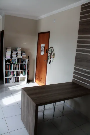 Alugar Apartamento / Padrão em São Carlos. apenas R$ 240.000,00