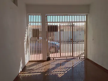 Alugar Casa / Padrão em São Carlos. apenas R$ 1.667,00