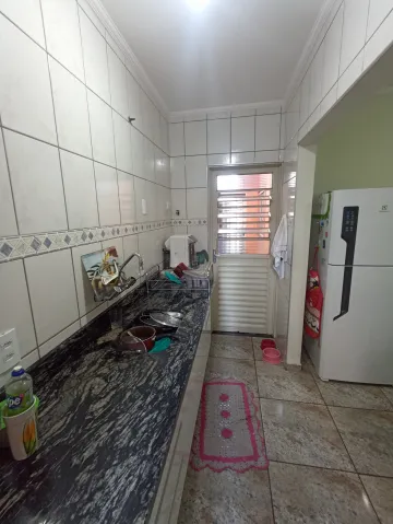 Alugar Casa / Padrão em São Carlos. apenas R$ 270.000,00