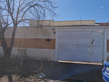 Alugar Casa / Padrão em Araraquara. apenas R$ 1.112,00