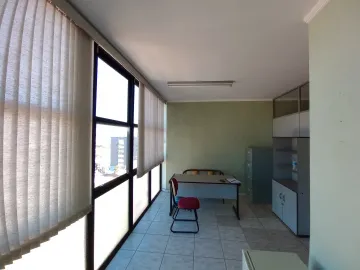 Alugar Comercial / Sala / Salão com Condomínio em São Carlos. apenas R$ 160.000,00