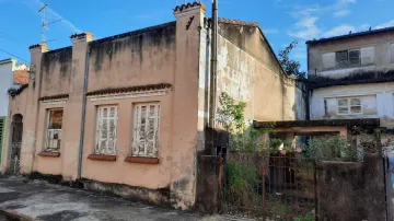 Casa padrão no centro