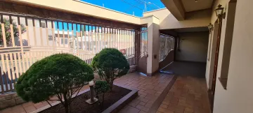 Alugar Casa / Padrão em São Carlos. apenas R$ 850.000,00