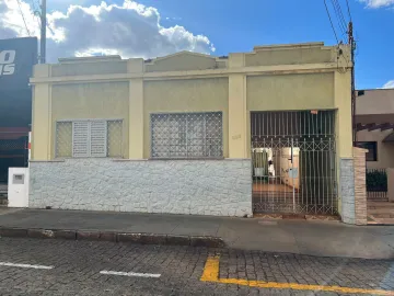 Alugar Casa / Padrão em Araraquara. apenas R$ 700.000,00