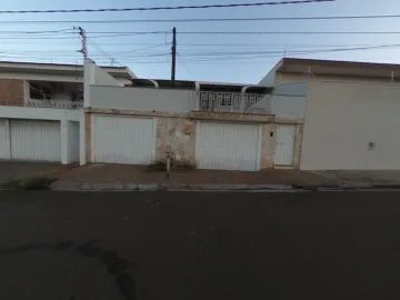 Alugar Casa / Padrão em São Carlos. apenas R$ 692.000,00