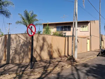 Alugar Casa / Sobrado em Araraquara. apenas R$ 1.900,00