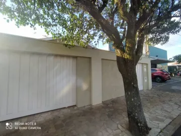 Alugar Casa / Padrão em Araraquara. apenas R$ 1.300.000,00