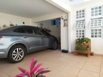 Alugar Casa / Padrão em São Carlos. apenas R$ 360.000,00