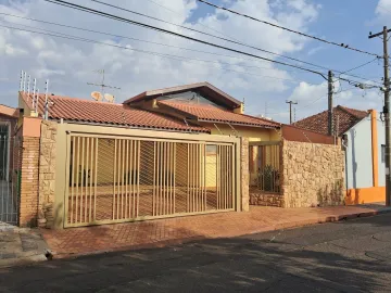 Alugar Casa / Padrão em Araraquara. apenas R$ 730.000,00