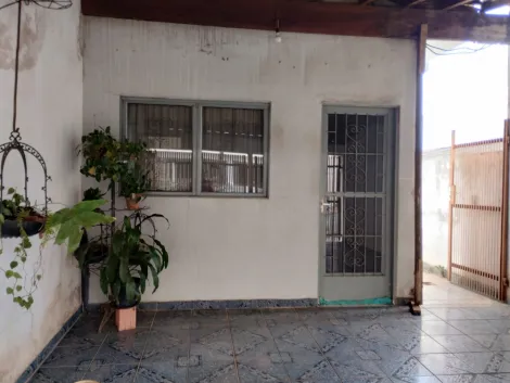 Alugar Casa / Padrão em São Carlos. apenas R$ 220.000,00
