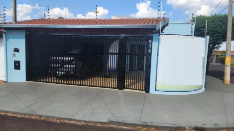 Alugar Casa / Padrão em Araraquara. apenas R$ 400.000,00