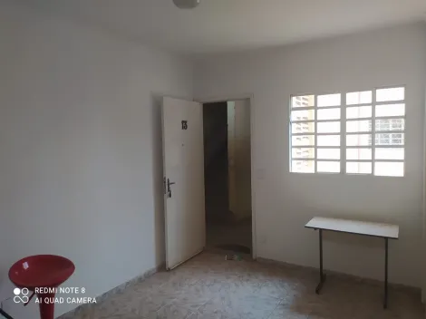 Alugar Apartamento / Padrão em Araraquara. apenas R$ 400,00