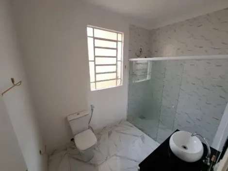 CASA DE FUNDOS PARA LOCAÇÃO PROXIMO A PONTE PRETA.