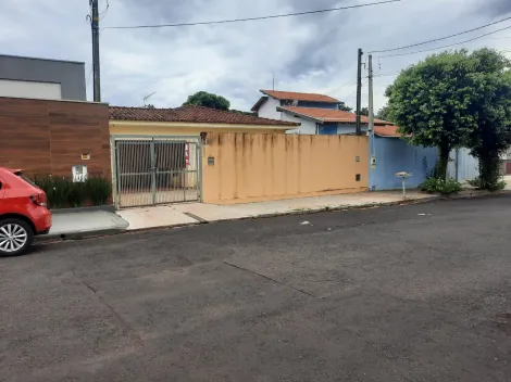 Alugar Casa / Padrão em Araraquara. apenas R$ 350.000,00
