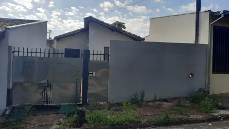 Alugar Casa / Padrão em São Carlos. apenas R$ 778,00