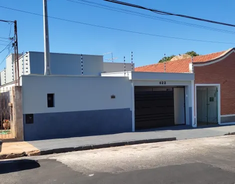 Alugar Casa / Padrão em Araraquara. apenas R$ 370.000,00