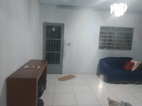 Alugar Casa / Padrão em São Carlos. apenas R$ 200.000,00