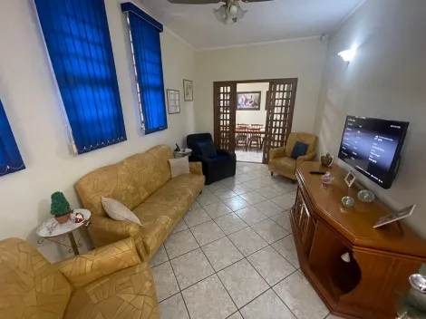 Alugar Casa / Padrão em São Carlos. apenas R$ 650.000,00