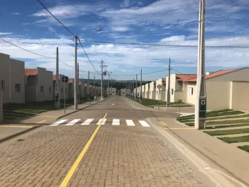 Casa em condomínio com 2 dormitórios em Água Vermelha