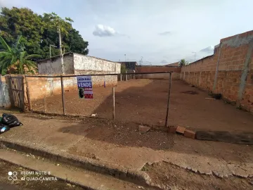 Alugar Terreno / Padrão em Araraquara. apenas R$ 112.000,00