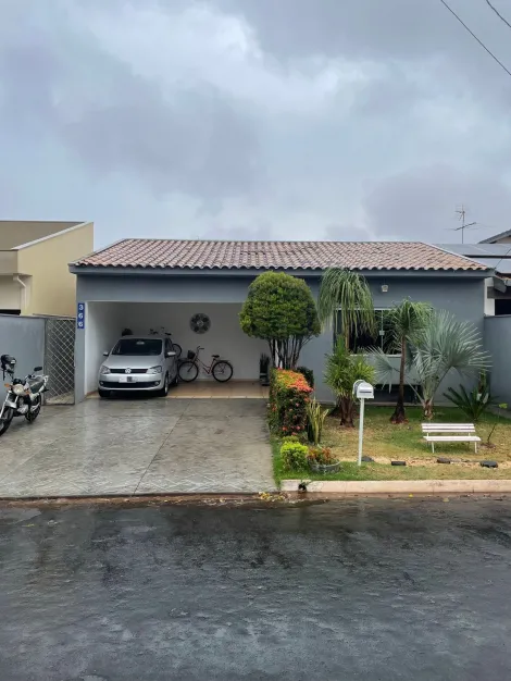 Alugar Casa / Condomínio em Araraquara. apenas R$ 680.000,00
