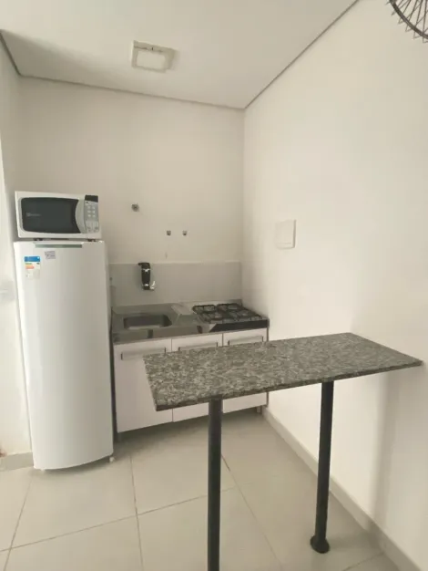 Alugar Apartamento / Kitchnet com Condomínio em Campinas. apenas R$ 1.430,00