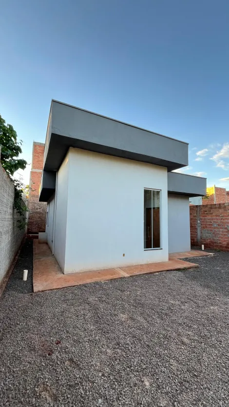 Alugar Casa / Padrão em Araraquara. apenas R$ 265.000,00