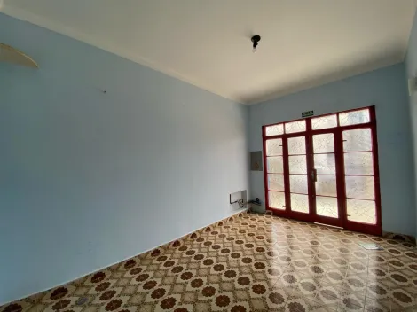 Alugar Casa / Padrão em São Carlos. apenas R$ 2.000,00