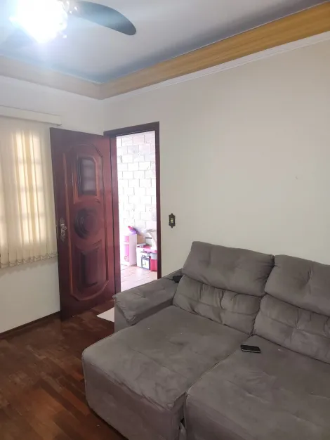 Alugar Casa / Padrão em São Carlos. apenas R$ 290.000,00