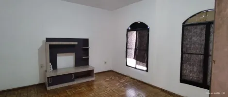 Alugar Casa / Padrão em São Carlos. apenas R$ 380.000,00