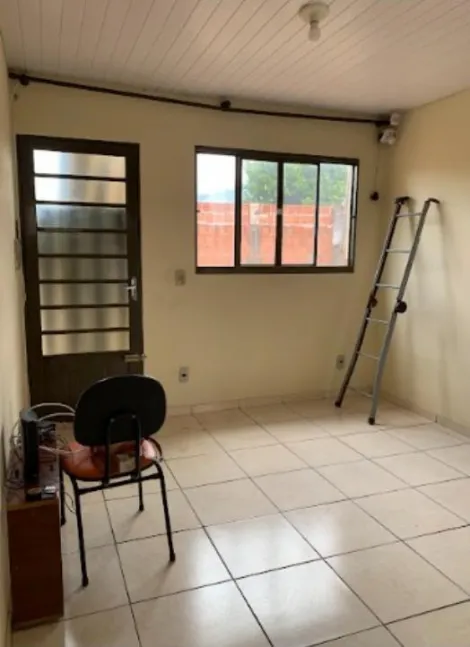Alugar Casa / Padrão em São Carlos. apenas R$ 150.000,00