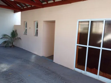 Alugar Casa / Padrão em Araraquara. apenas R$ 1.600,00