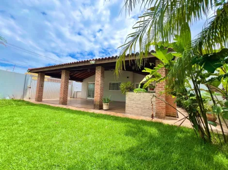 Alugar Casa / Padrão em São Carlos. apenas R$ 745.000,00