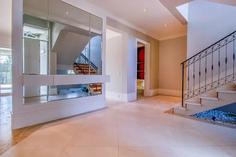 imagem 5 - Sobrado à Venda em Condomínio Fechado, com 4 dormitórios. Com uma área construída de quase 500m2 em Campinas/SP. imagem 5 - Sobrado à Venda em Condomínio Fechado, com 4 dormitórios. Com uma área construída de quase 500m2 em Campinas/SP.