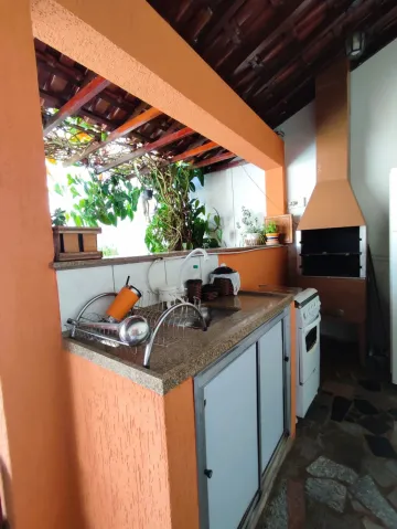 Casa para Aluguel: Charme e Piscina no São Benedito por R$2.500,00 + IPTU