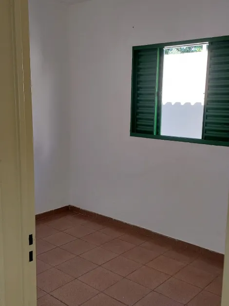 Encantadora Casa com 2 Quartos e Amplo Quintal no Residencial Mariana - Ibaté - por R$1.000,00