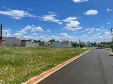 Alugar Terreno / Condomínio em Araraquara. apenas R$ 110.000,00