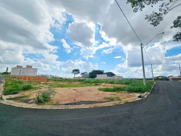 Oportunidade Única: Terreno de Esquina no Jardim das Palmeiras em Ibaté por R$140.000,00