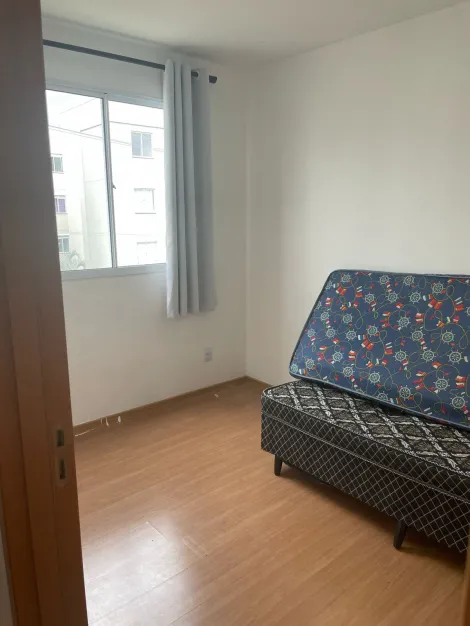 Alugar Apartamento / Padrão em São Carlos. apenas R$ 670,00