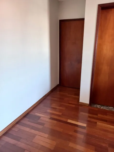 Alugar Apartamento / Padrão em São Carlos. apenas R$ 350.000,00