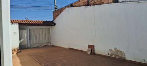 Alugar Casa / Sobrado em Araraquara. apenas R$ 2.000,00